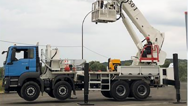 法国科鲁博（KLUBB）上装51米绝缘斗臂车